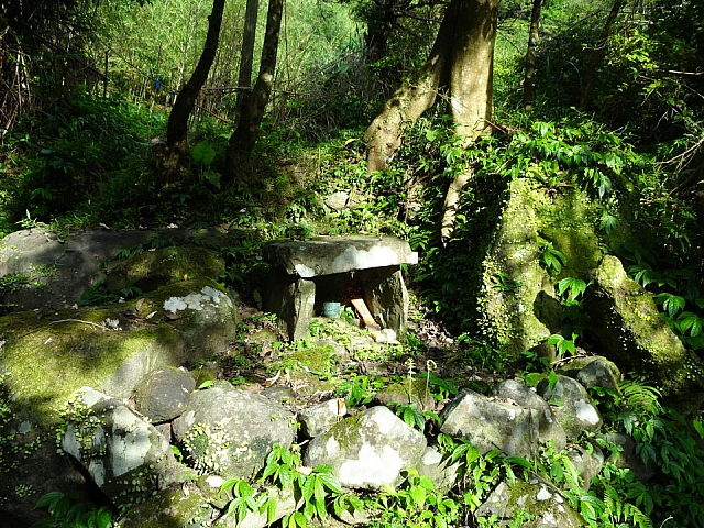 坪頂古圳石棚小廟