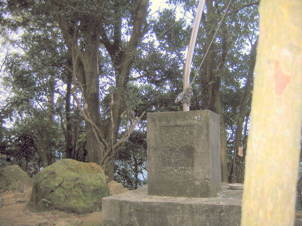 五城山[url=http://blog.xuite.net/lee325/mountain/10230761]早安登山[/url]