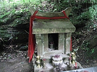 東勢格越嶺古道土地公廟